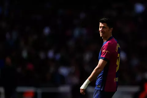 أمام أتلتيكو مدريد.. ليفاندوفسكي يهدر ركلة الجزاء الرابعة في الدوري الإسباني